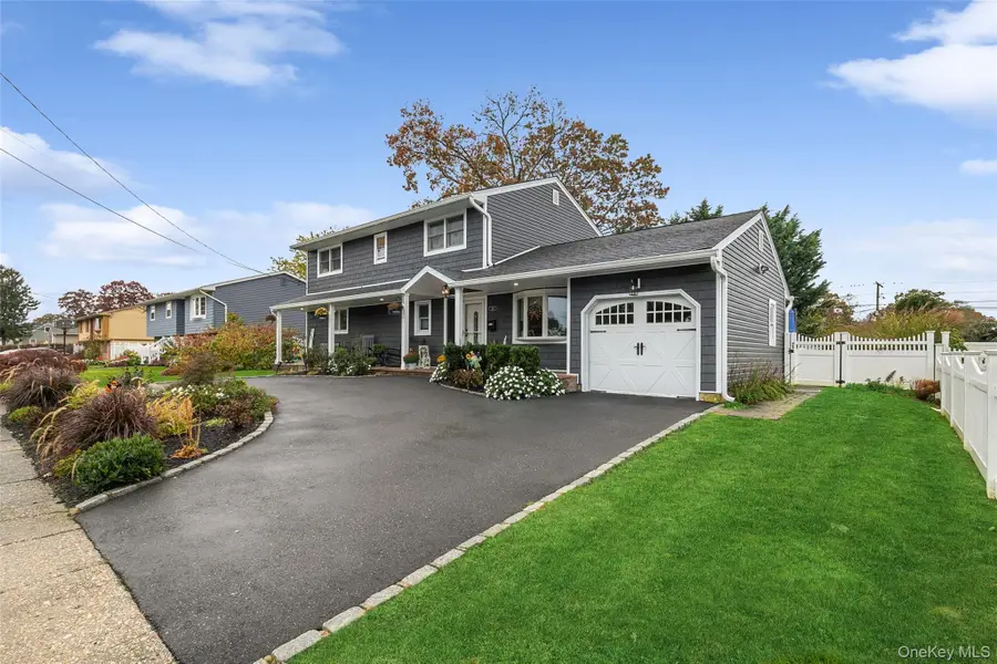 241 N Hamilton Avenue, Lindenhurst, NY 11757 - Image #3