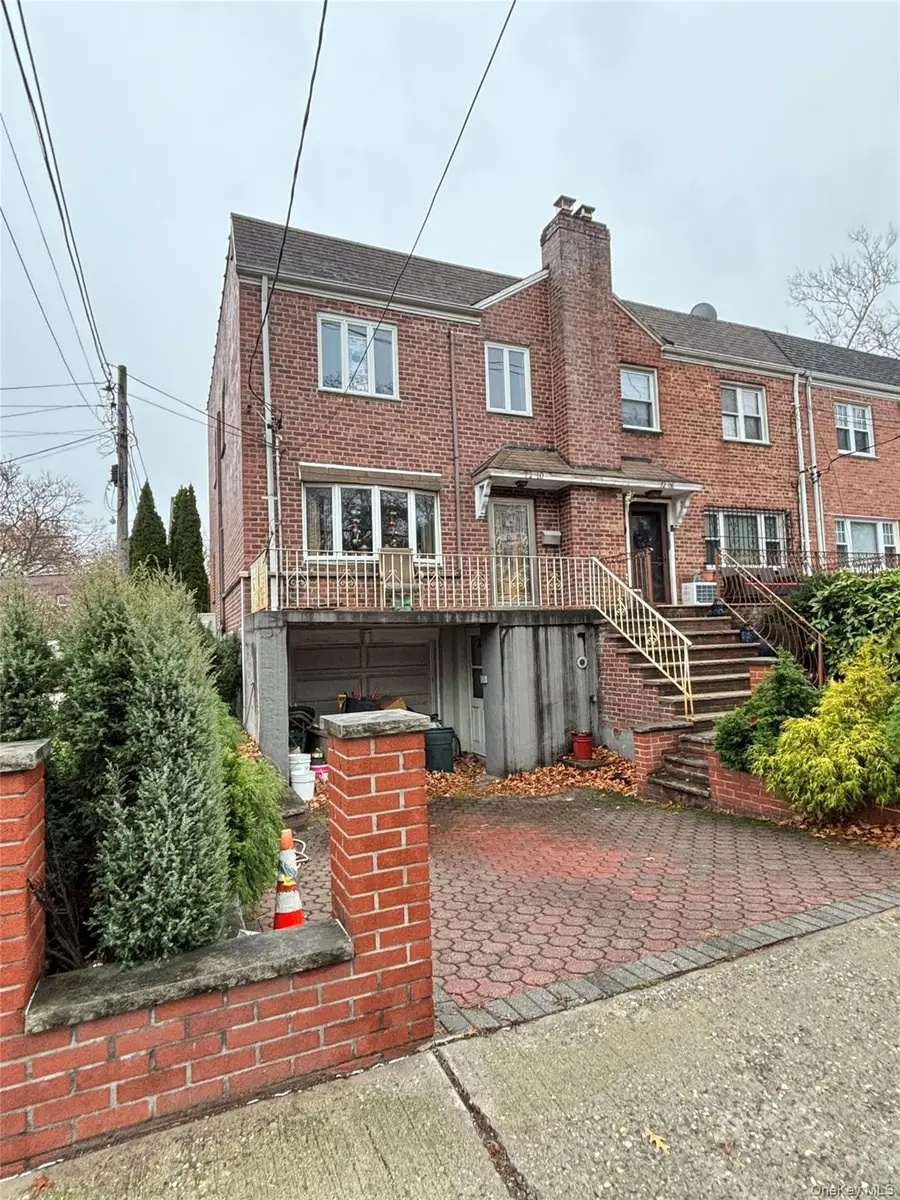 7210 Juniper Boulevard S, Middle Village, NY 11379 - Image #2