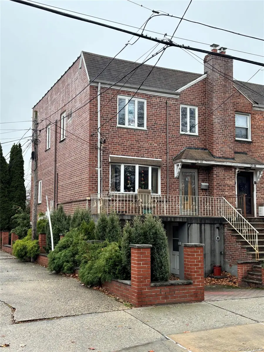 7210 Juniper Boulevard S, Middle Village, NY 11379 - Image #3