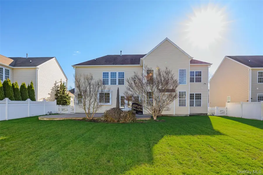 33 Pinehurst Drive, Mount Sinai, NY 11766 - Image #3