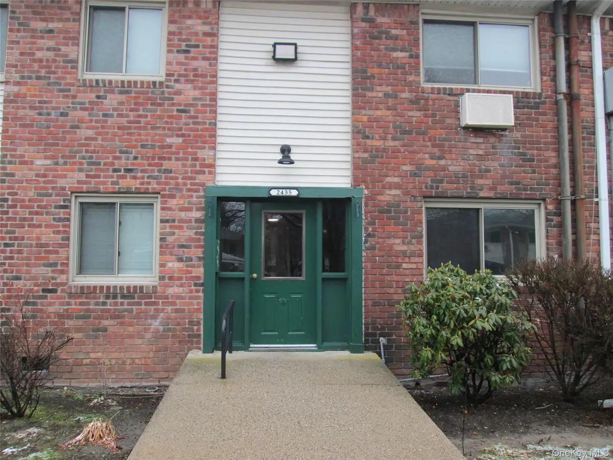 2435 Union Boulevard #7B, Islip, NY 11751 - Image #1