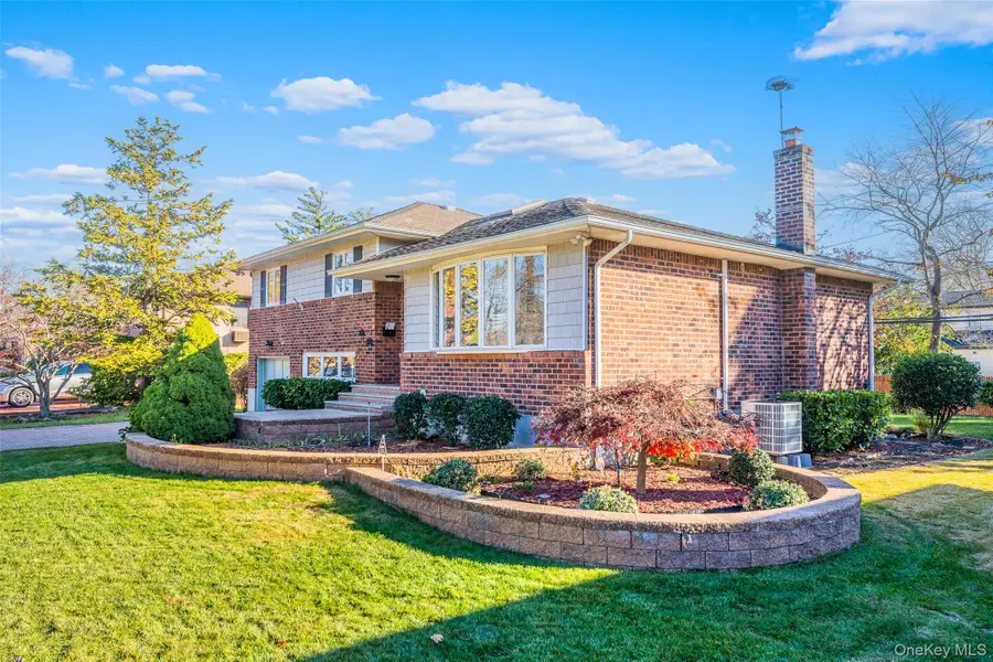 192 Birch Drive, Manhasset Hills, NY 11040 - Image #2