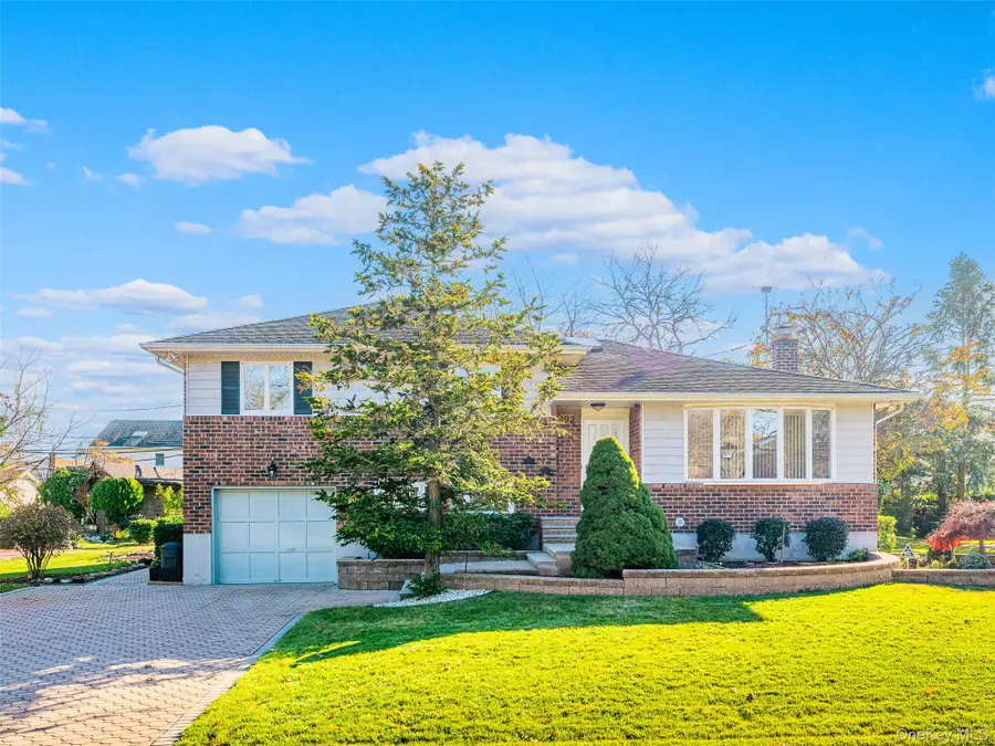 192 Birch Drive, Manhasset Hills, NY 11040 - Image #3