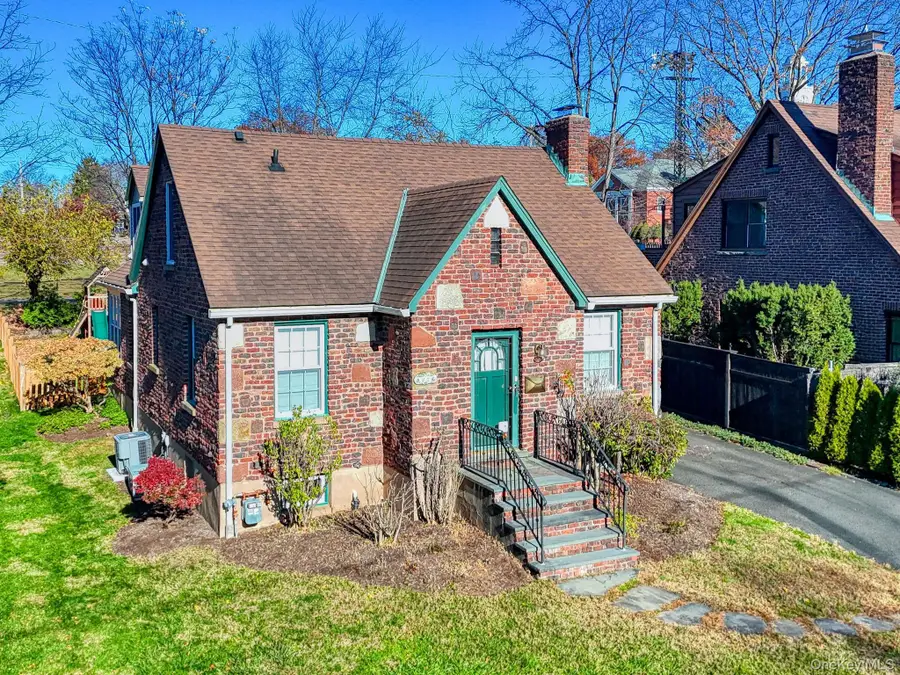 27 Haven Court, Nyack, NY 10960 - Image #2