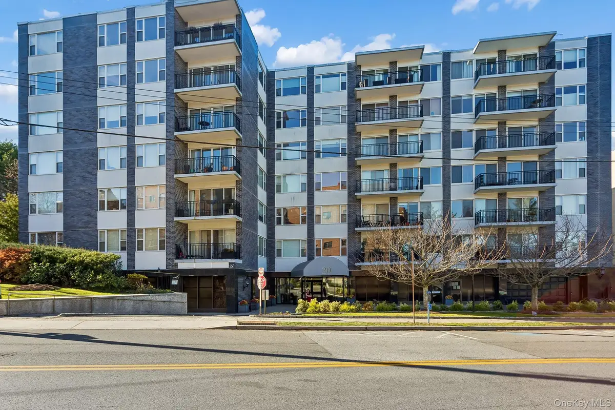20 Old Mamaroneck Road #5Q, White Plains, NY 10605 - Image #1
