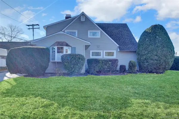 2 Welcome Lane, Hempstead, NY 11793