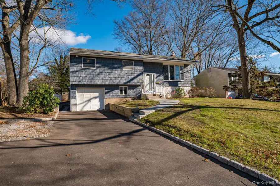 5 Fiore Court, Saint James, NY 11780 - Image #2