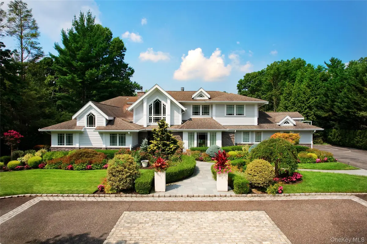 4 Meadowbrook Lane, Old Westbury, NY 11568 - Image #1