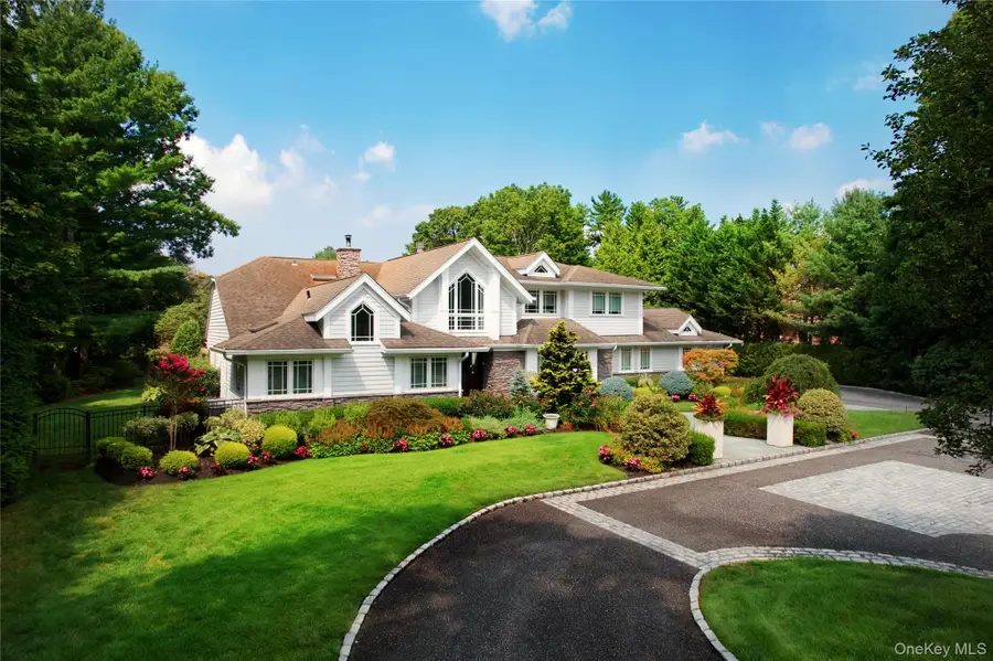 4 Meadowbrook Lane, Old Westbury, NY 11568 - Image #2
