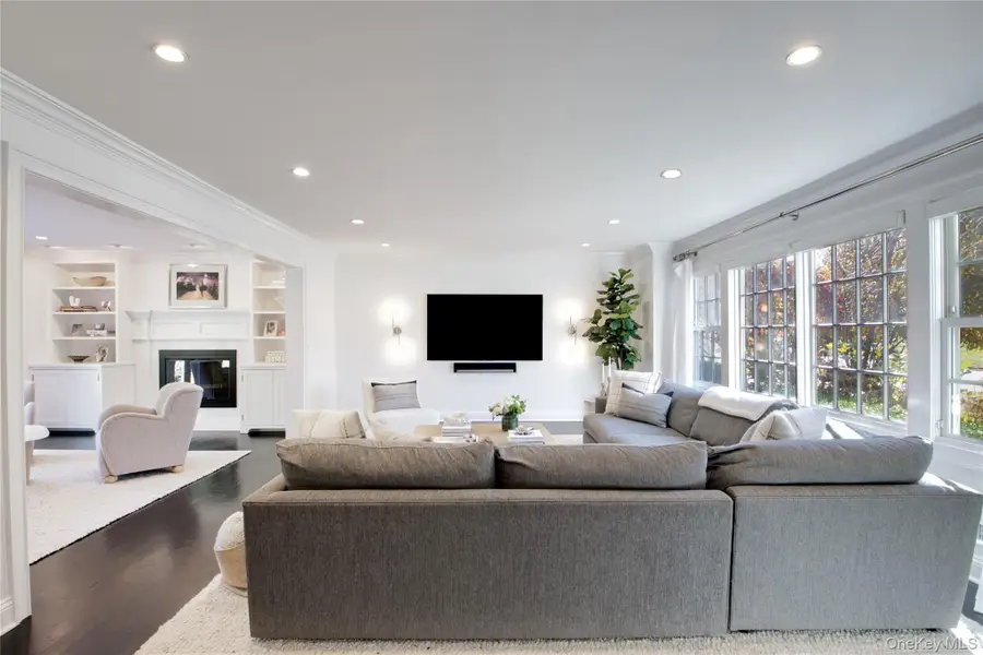 6 Flamingo Road, East Hills, NY 11576 - Image #3