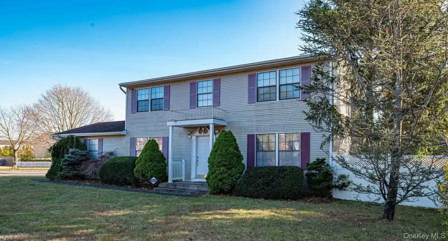 290 E Woodside Avenue, Patchogue, NY 11772 - Image #2