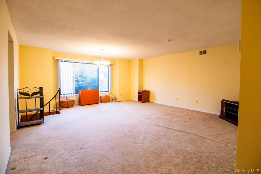 38 Chester Lane, Nanuet, NY 10954 - Image #2