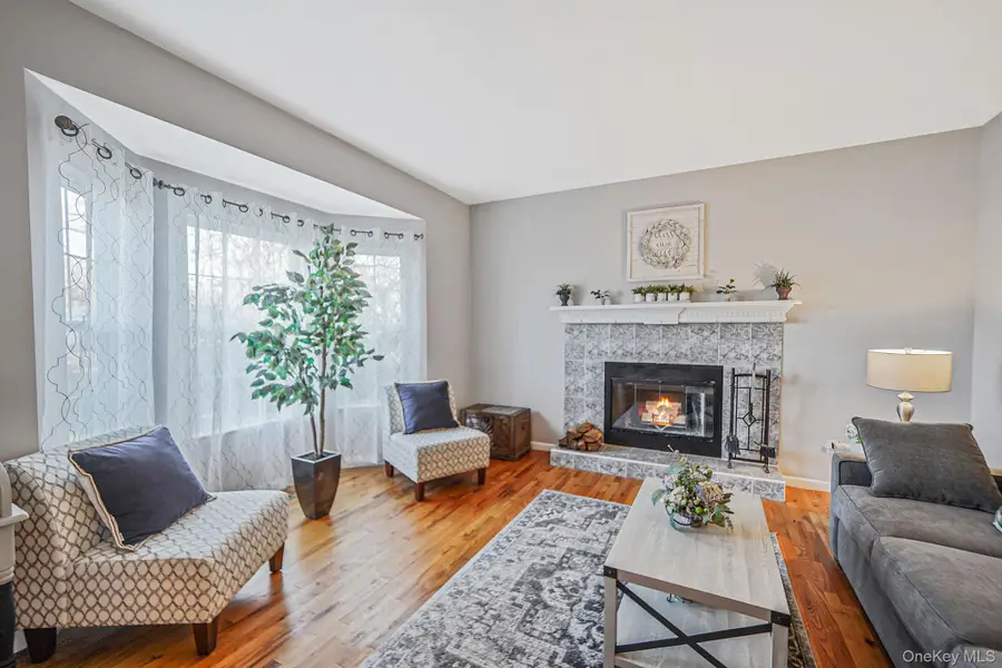 194 Oxhead Road, Centereach, NY 11720 - Image #3