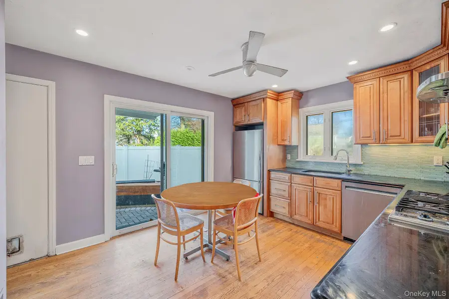 8 Sherwood Road, Glen Cove, NY 11542 - Image #3