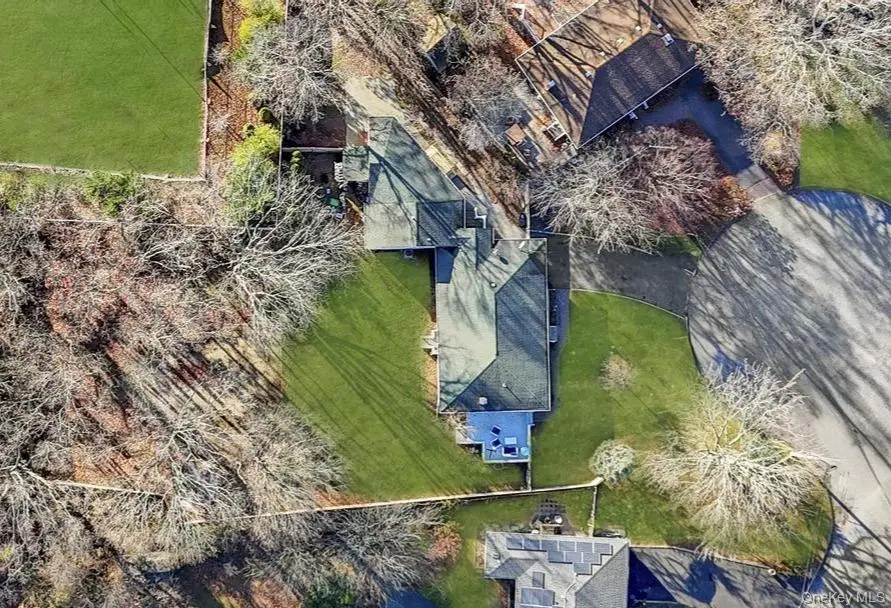 10 Westwind Drive, Bohemia, NY 11716 - Image #3