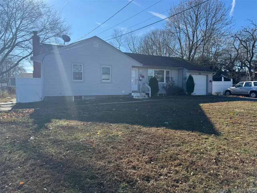 182 New York Avenue, Bay Shore, NY 11706 - Image #2