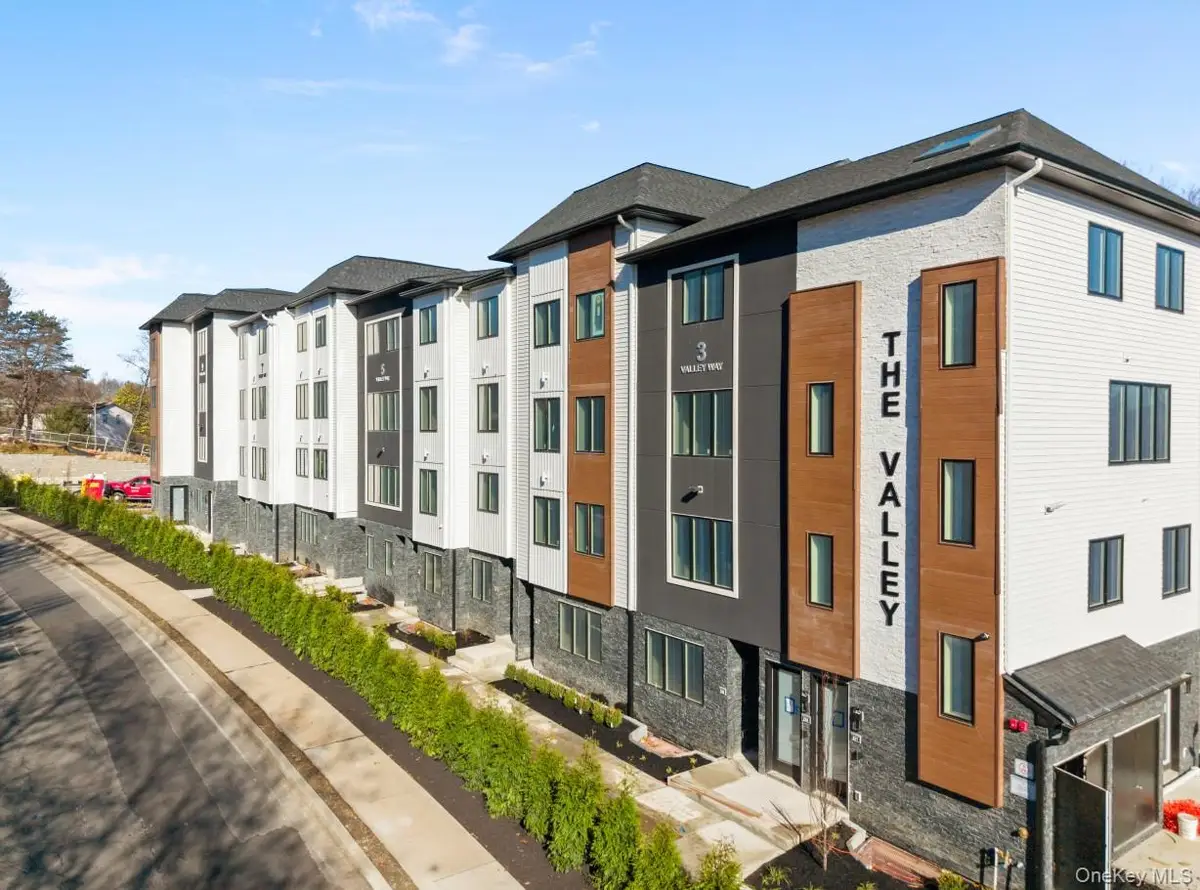 5 Valley Way #320, Spring Valley, NY 10977 - Image #1