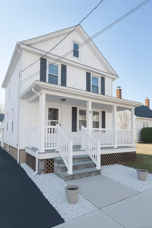 9 Bagley Avenue, Albertson, NY 11507