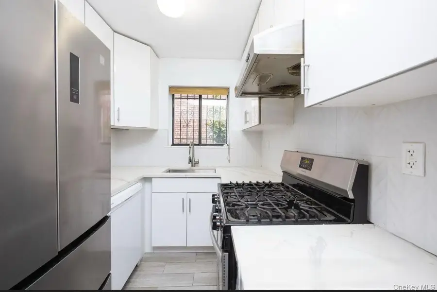 541 Logan Avenue, Bronx, NY 10465 - Image #3