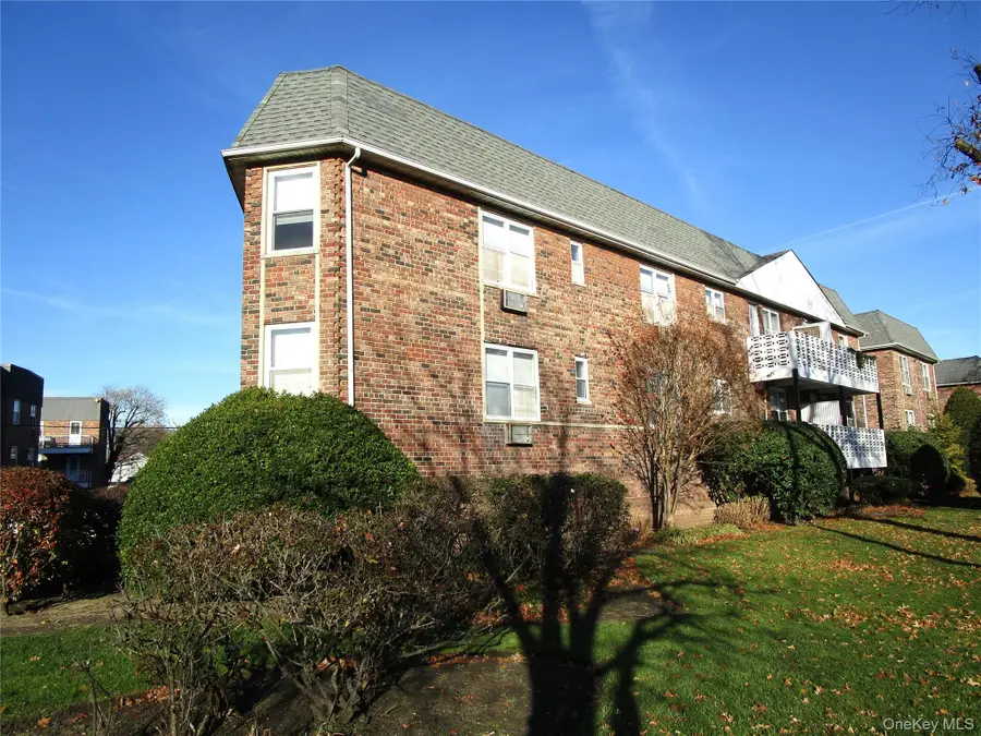20 Daley Place #128, Lynbrook, NY 11563 - #2