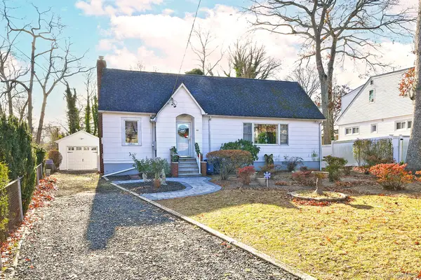 32 Horton Drive, Huntington, NY 11746