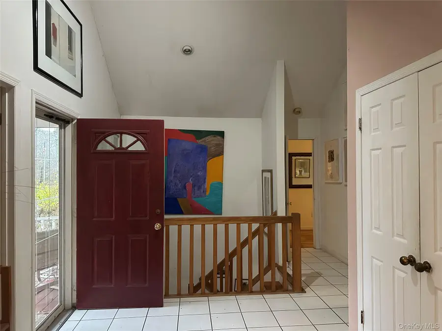 9 Woodview Way, Hampton Bays, NY 11946 - Image #2