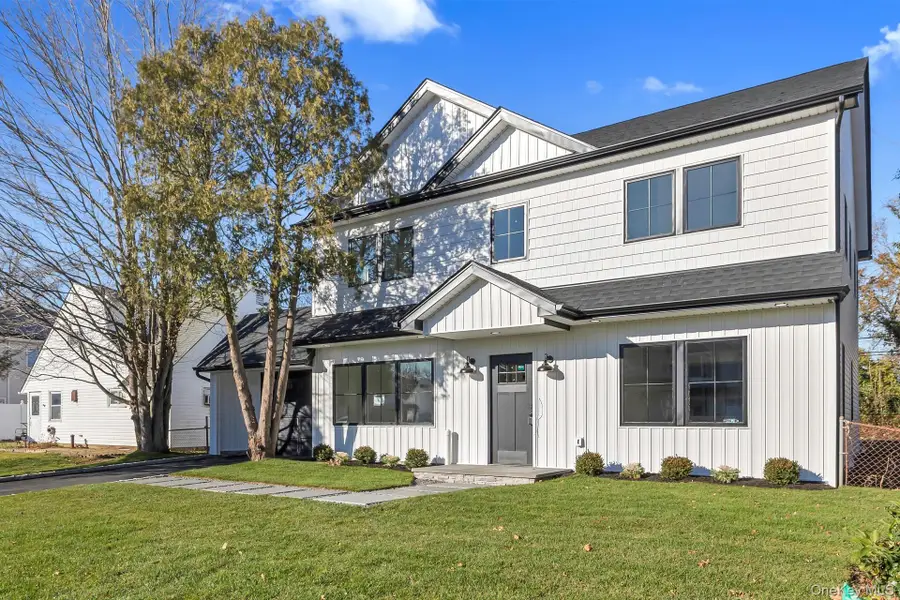 24 Rim Lane, Hicksville, NY 11801 - Image #2