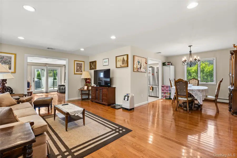 18 Campbell Lane, East Islip, NY 11730 - Image #3