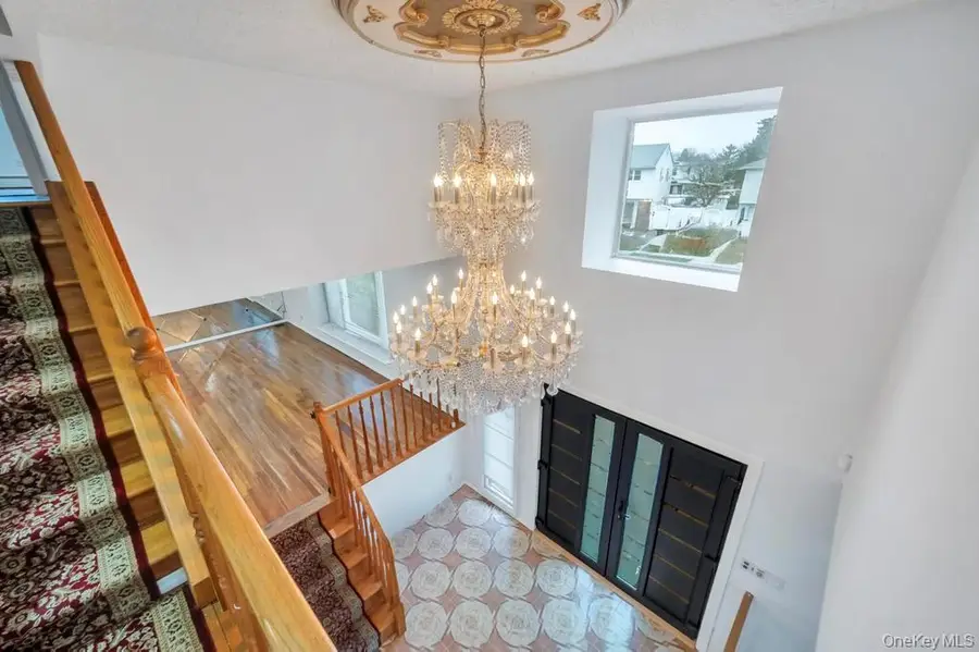 64 Fox Place, Hicksville, NY 11801 - Image #3