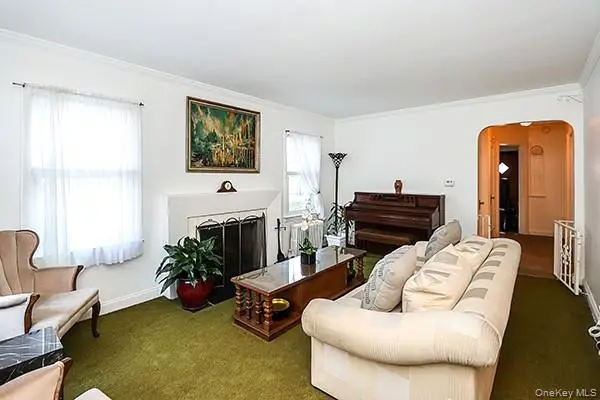 187 Green Avenue, Freeport, NY 11520 - Image #3