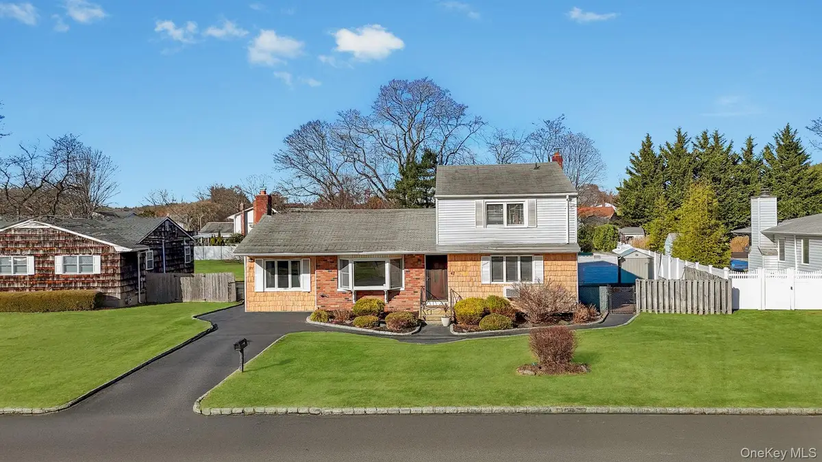 47 Pearsall Place, Deer Park, NY 11729 - Image #1