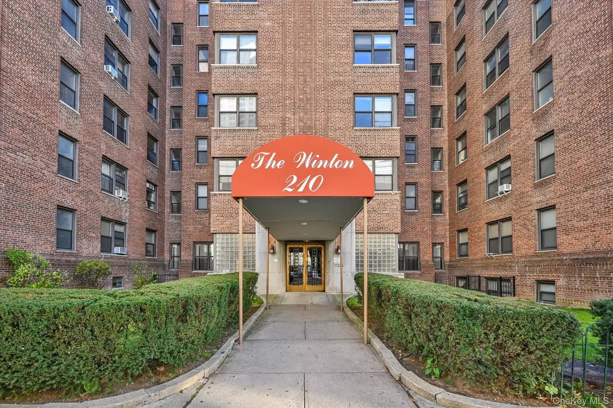 210 Martine Avenue #6M, White Plains, NY 10601 - Image #1