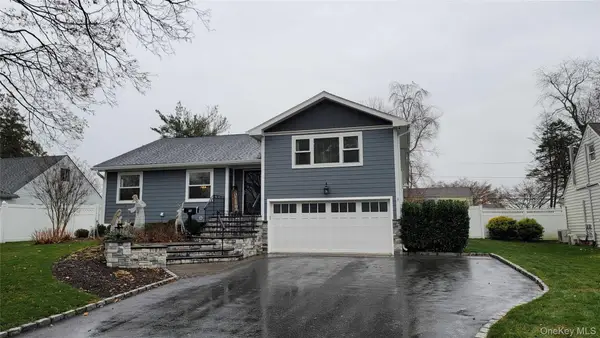 19 Honeysuckle Lane, Kings Park, NY 11754