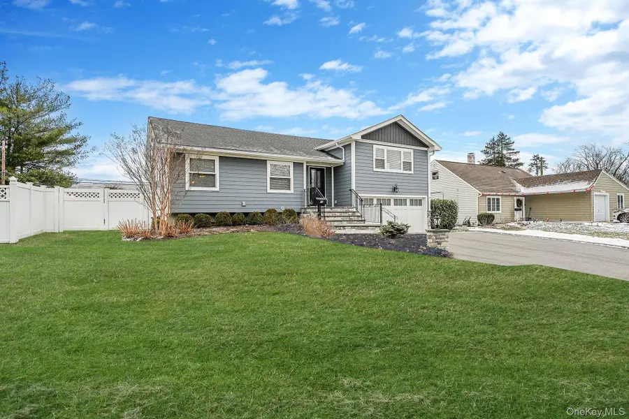 19 Honeysuckle Lane, Kings Park, NY 11754 - #3