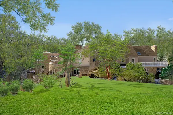 301 Oakley Court, Mill Neck, NY 11765