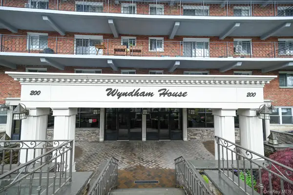 200 Atlantic Avenue #212, Lynbrook, NY 11563