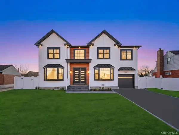 11 Goshen Street, Elmont, NY 11003