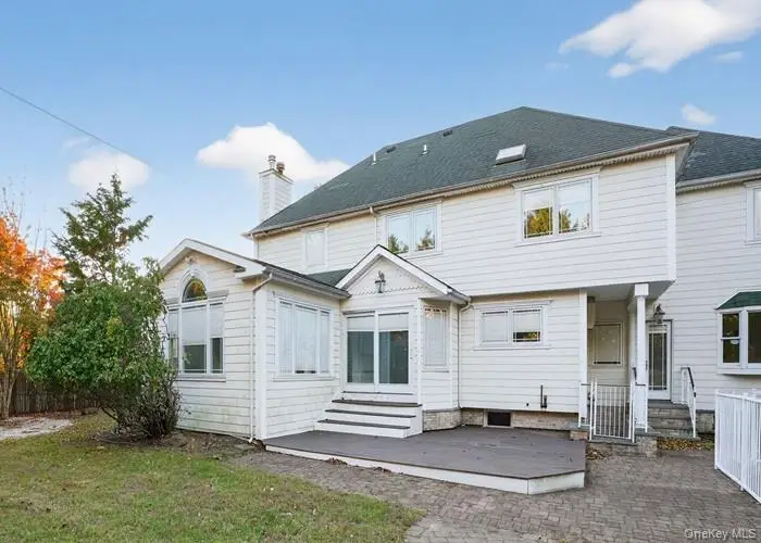 6 Robert Court, Center Moriches, NY 11934 - Image #3