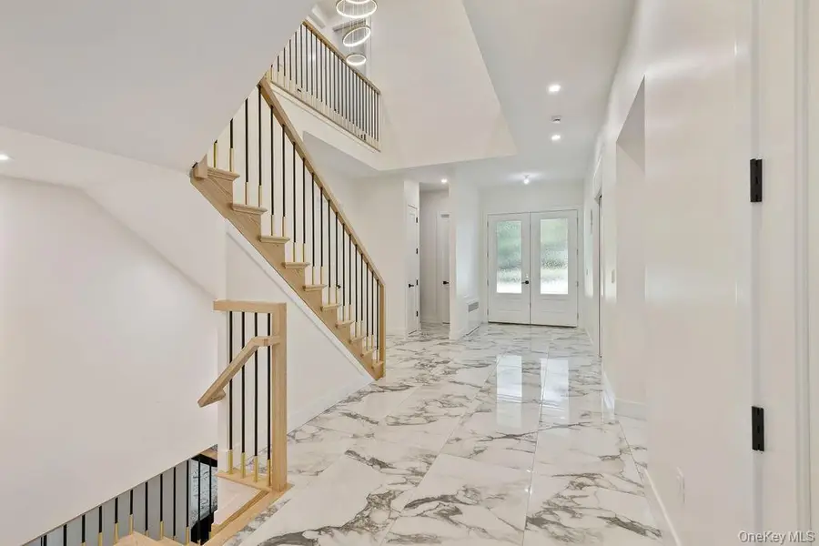 9 Wendover Lane, Suffern, NY 10901 - Image #3