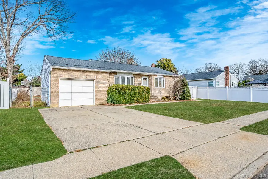 171 N Oak Street, North Massapequa, NY 11758 - Image #2