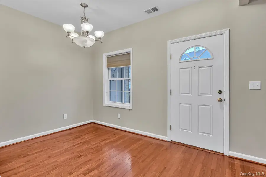 119 Autumn Drive, Plainview, NY 11803 - Image #2