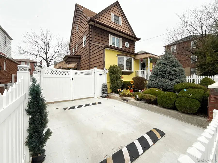 13437 58th Road, Flushing, NY 11355 - Image #3
