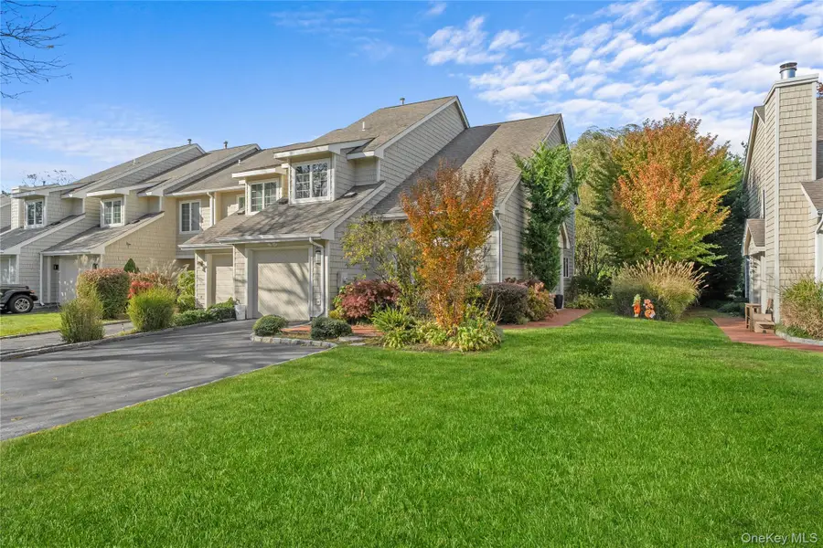 21 Doral Lane, Bay Shore, NY 11706 - Image #2