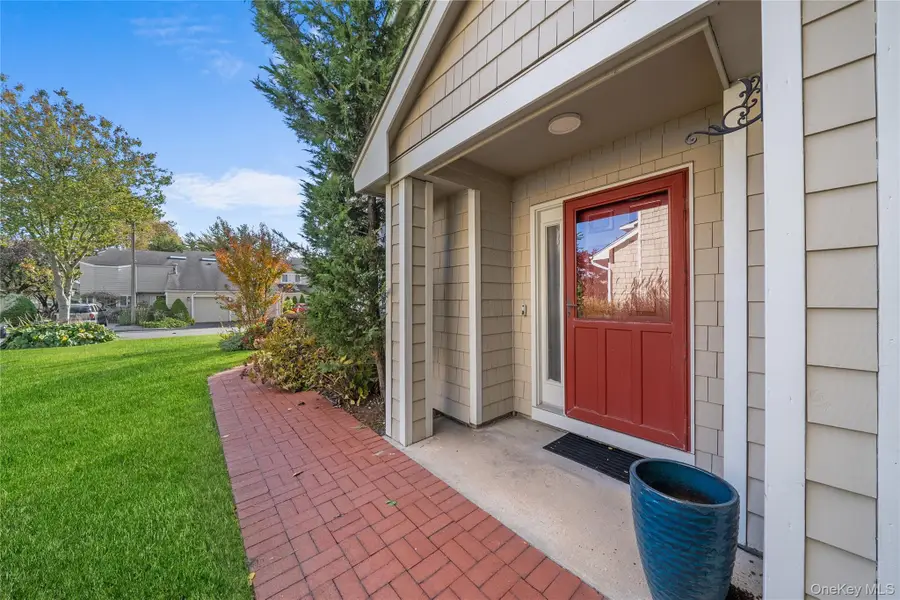 21 Doral Lane, Bay Shore, NY 11706 - Image #3