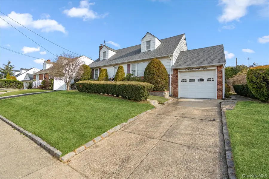 178 Farnum Boulevard, Franklin Square, NY 11010 - Image #2