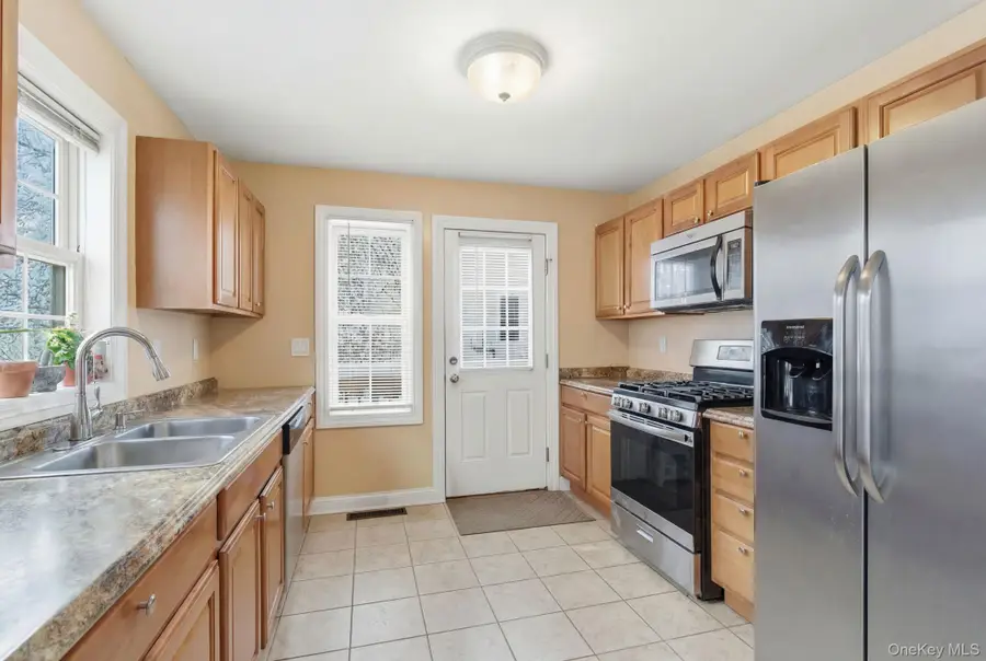 60 Wenliss Terrace, Wappingers Falls, NY 12590 - #2