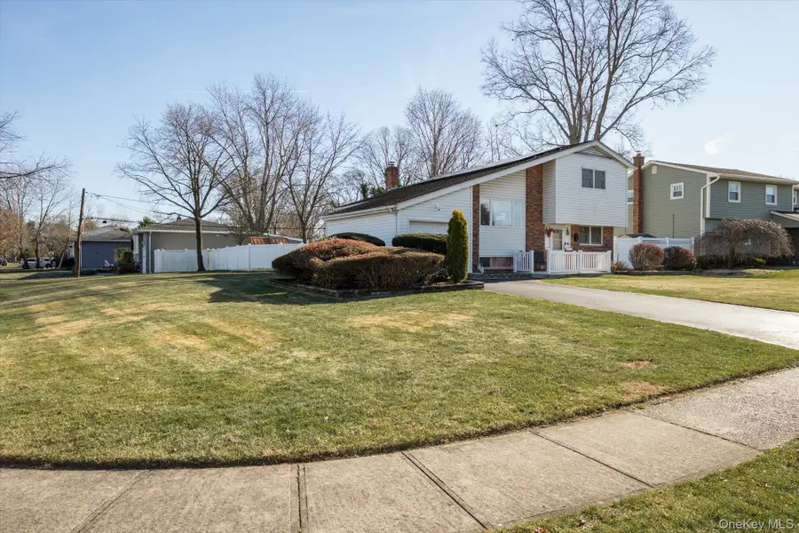 1 Shawnee Lane, Commack, NY 11725 - Image #3