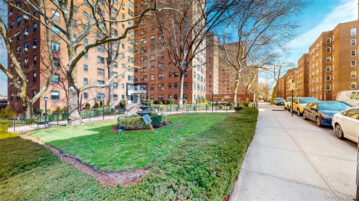 99-05 63rd Dr #11R, Rego Park, NY 11374 - Image #1