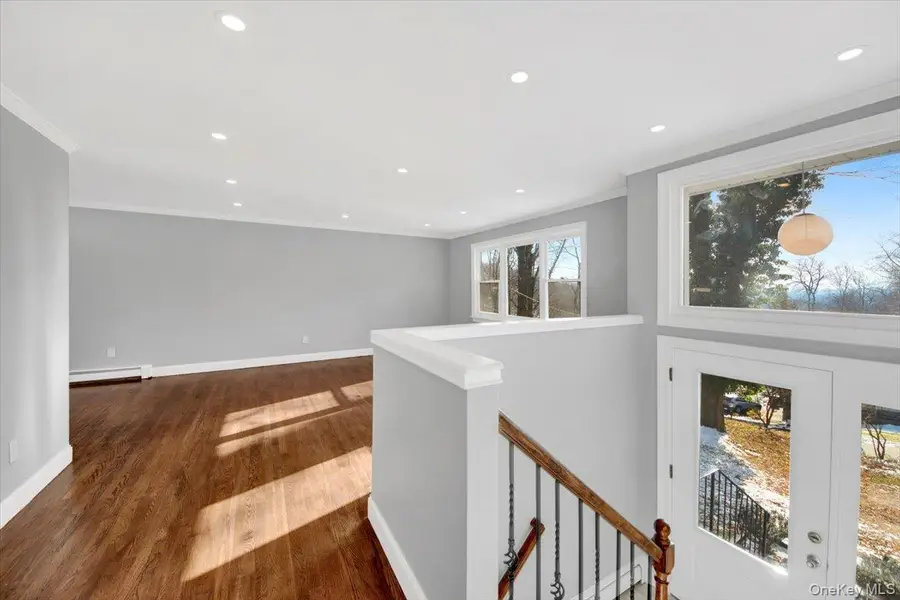 204 Dahlia Drive, Mahopac, NY 10541 - Image #2