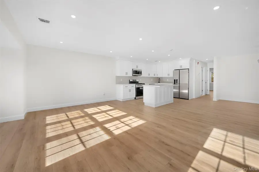 48 Victorian Lane, Medford, NY 11763 - Image #3